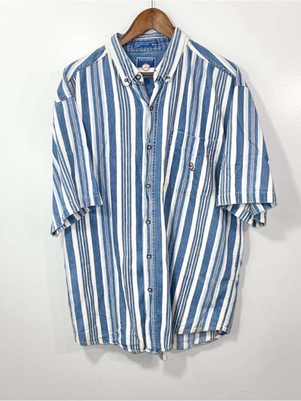 vintage 90s coliseum short sleeve